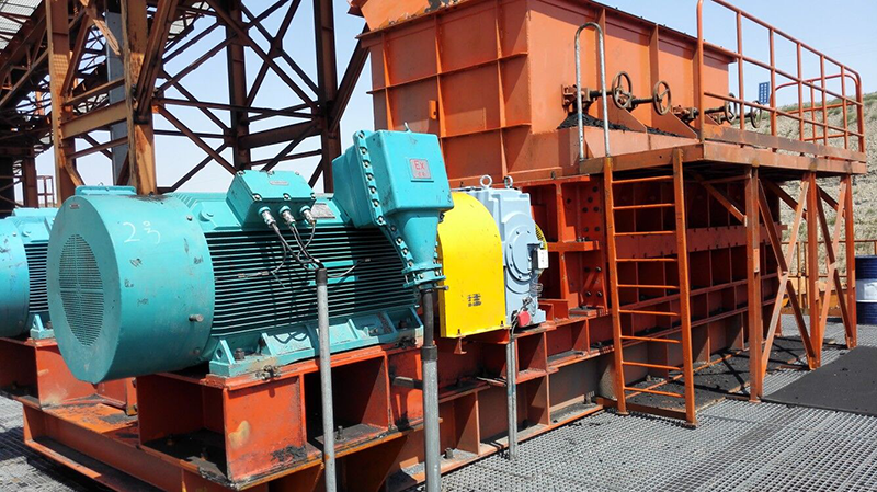 國電集團(tuán)西二礦出料≤70mm處理量≤2000t/h破碎機(jī)現(xiàn)場(chǎng)